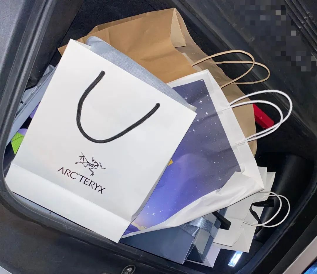 去奥特莱斯扫货的人都在哪卖货,去奥特莱斯的感受