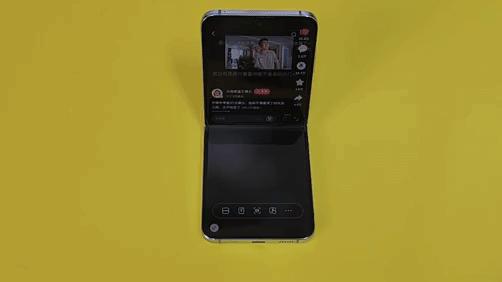 三星galaxyzflip防水测试,三星折叠手机zflip5防水吗