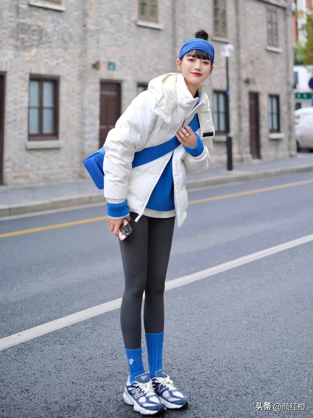 鲨鱼裤搭配长款羽绒服视频,羽绒服鲨鱼裤绝美冬天就该这么穿