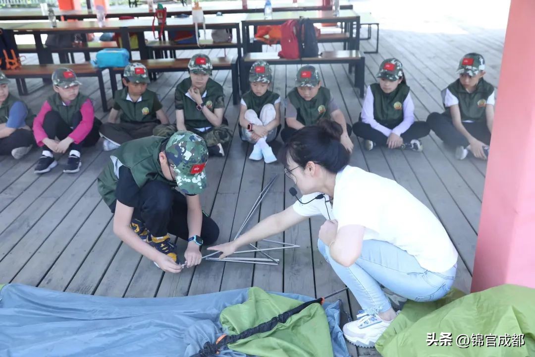 少年军校小小少年体验军营生活,青少年红色军旅3天冬令营