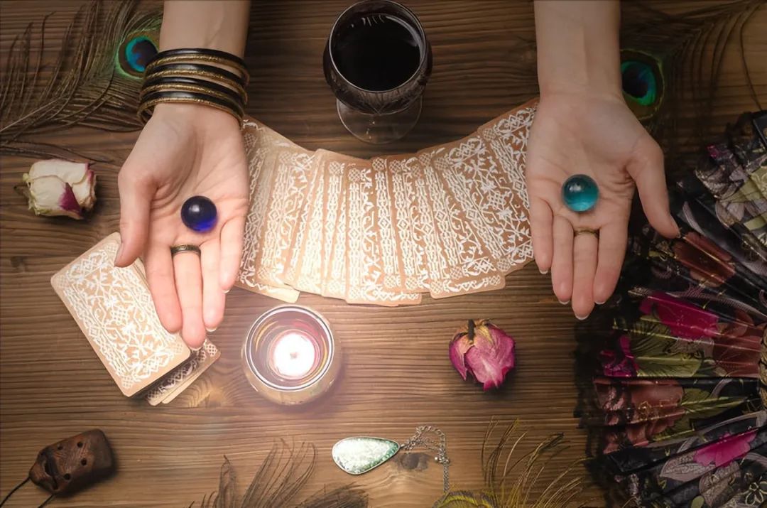 彻底分手还是暂时分开塔罗,塔罗这段感情该放弃还是坚持