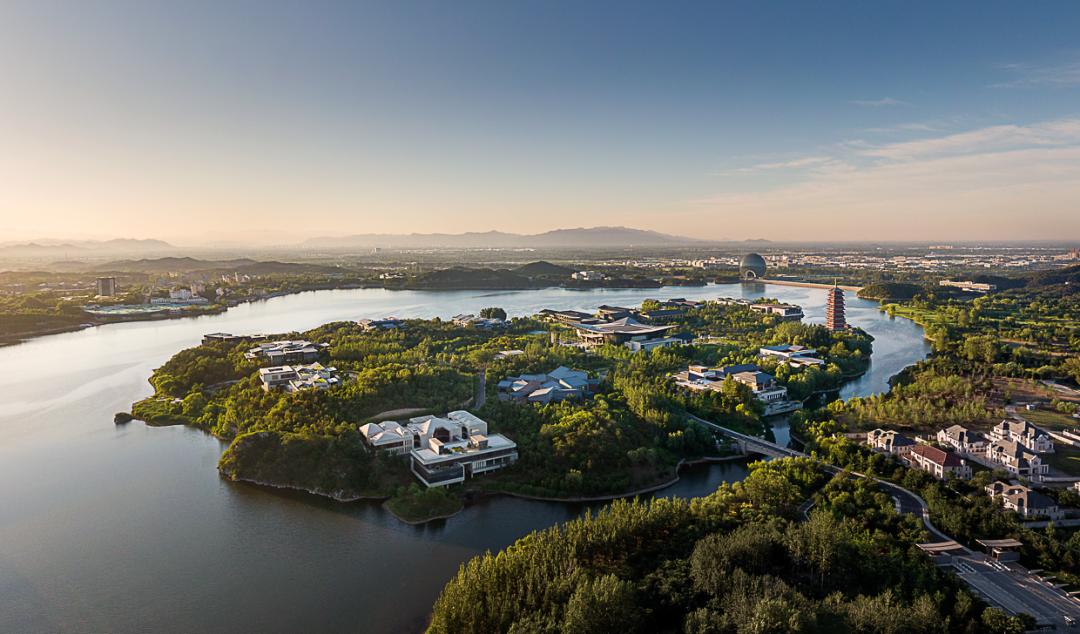 雁柏山庄的夜景,雁柏山庄远景