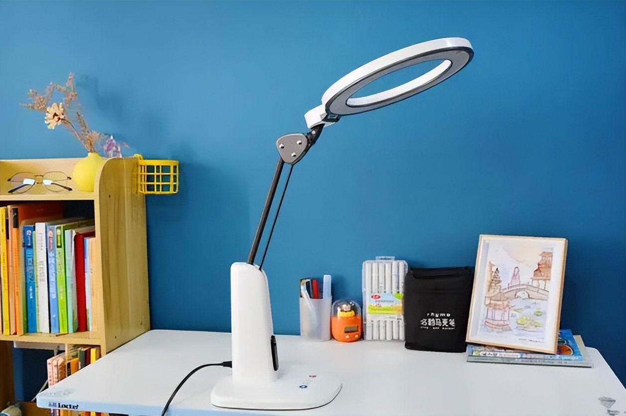 护眼灯爱德华吸顶灯,护眼灯爱德华医生