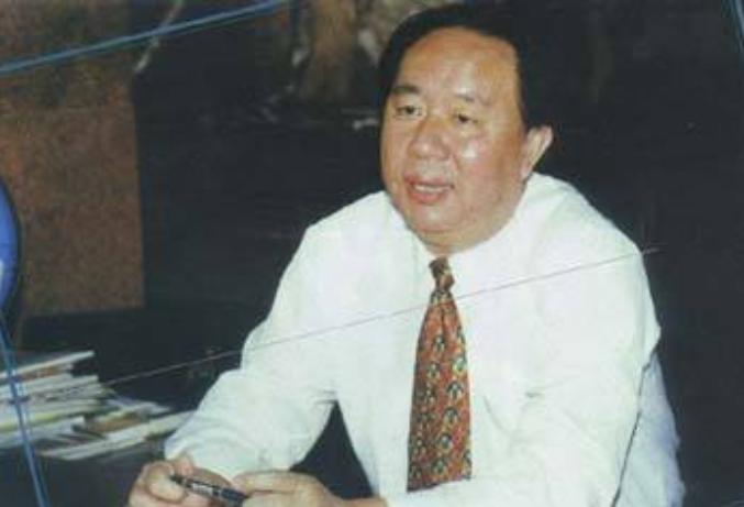 中国倒爷最近视频,中国第一倒爷用积压罐头换飞机