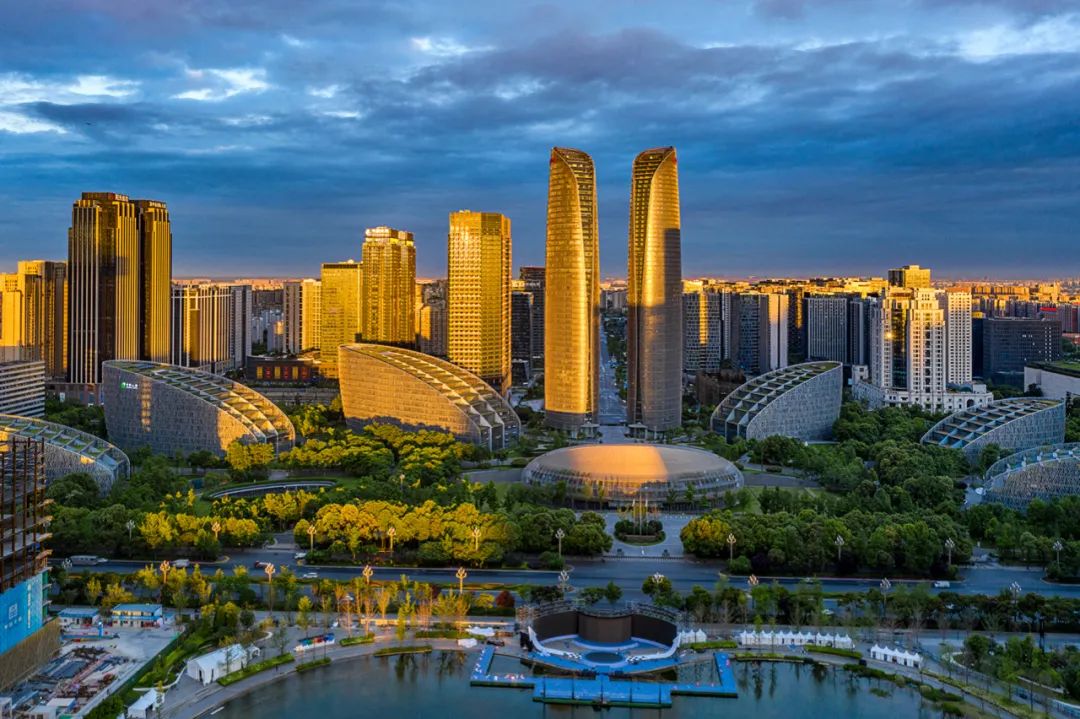 成都向上最新信息,年度向上力量合照