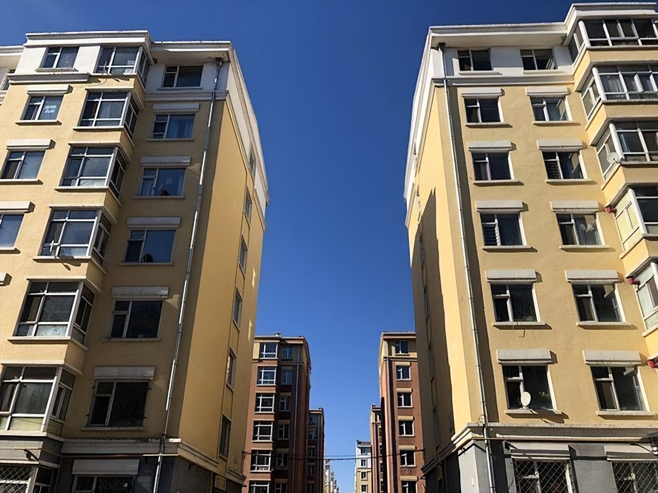 鹤壁市民谈男子十万元买八套房,男子在鹤壁十万买八套房