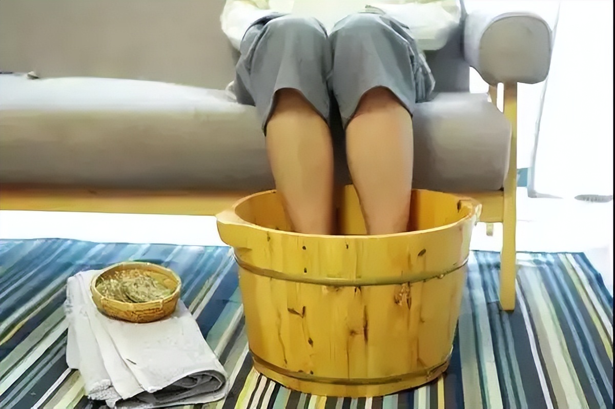 内分泌失调乳房疼月经不来,内分泌失调乳腺疼吃什么药