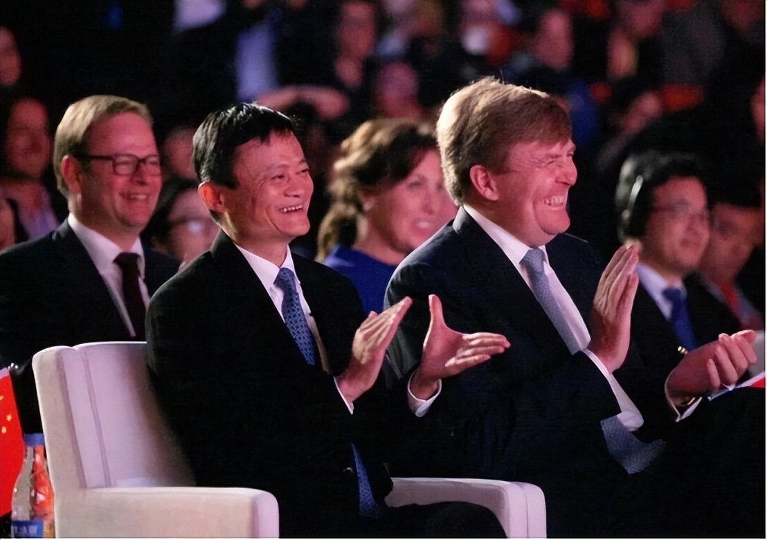 马云回国后的真实经历,马云减持国内资产