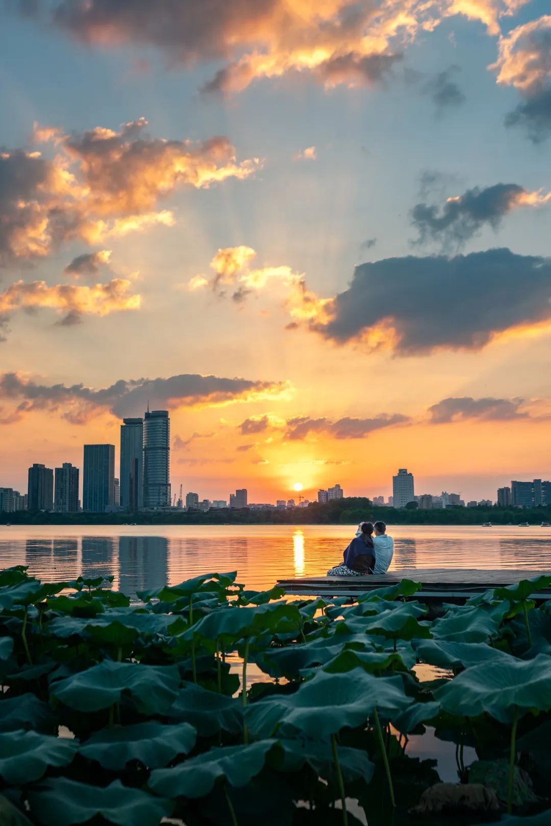 以城相见南京,以诚相见心诚则灵