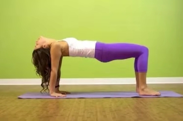 练瑜伽反板式腿抽筋,手腕疼?这样调整就对了