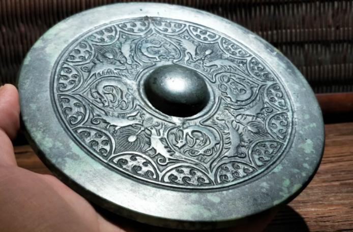 河南老汉制假,河南一老汉造假古董