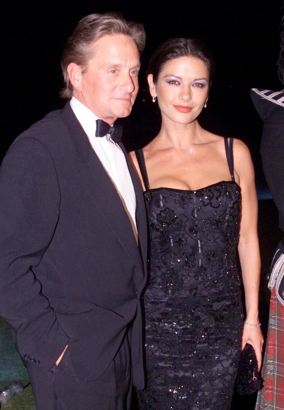 “英国关之琳”闪婚大25岁白头大叔