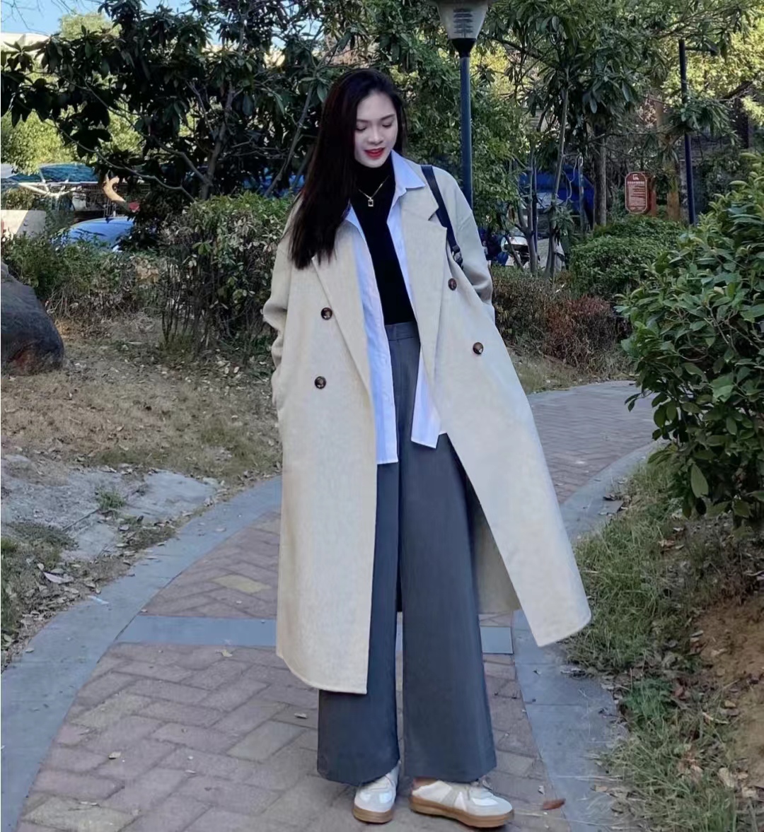 燕麦色大衣内搭什么颜色毛衣,燕麦色大衣高级穿搭图片