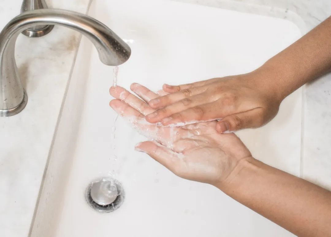 男女*生活性**使用润滑剂，对男女谁的伤害更大？医生：这几点要注意