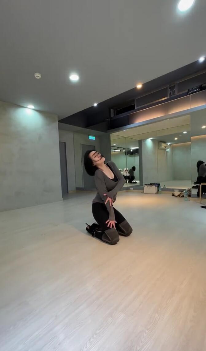 小s跳舞片段,小s跳舞惊呆全场