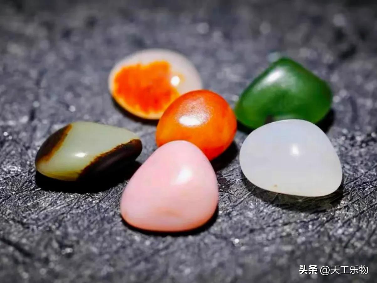 和田玉籽料值钱不值钱全在这两点,和田玉籽料精品怎样的才是收藏级