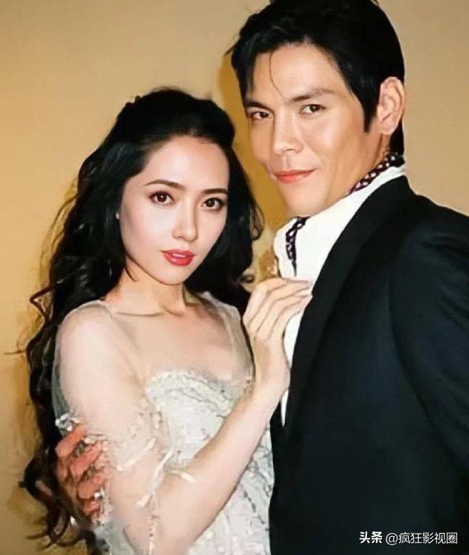 吃软饭、出轨、三人行！父母却一直纵容，这5位男星真是一言难尽