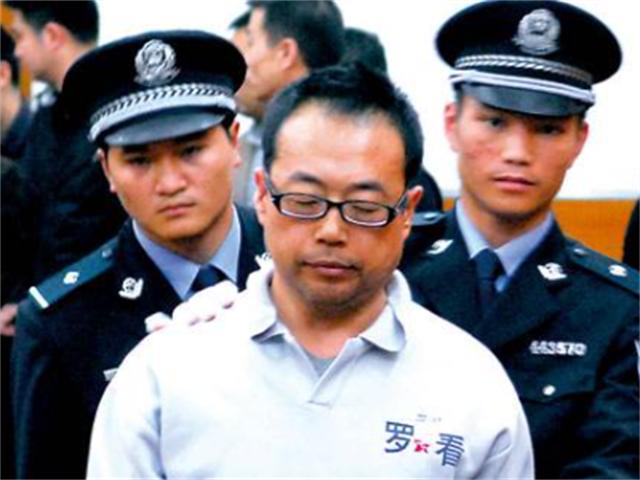 失控的德州教育培训老板：曾入狱4年，前妻称其完美主义者