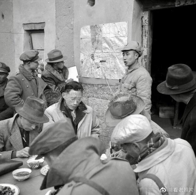 30个老照片记录女子与洋人*片鸦**烟枪下的白日梦