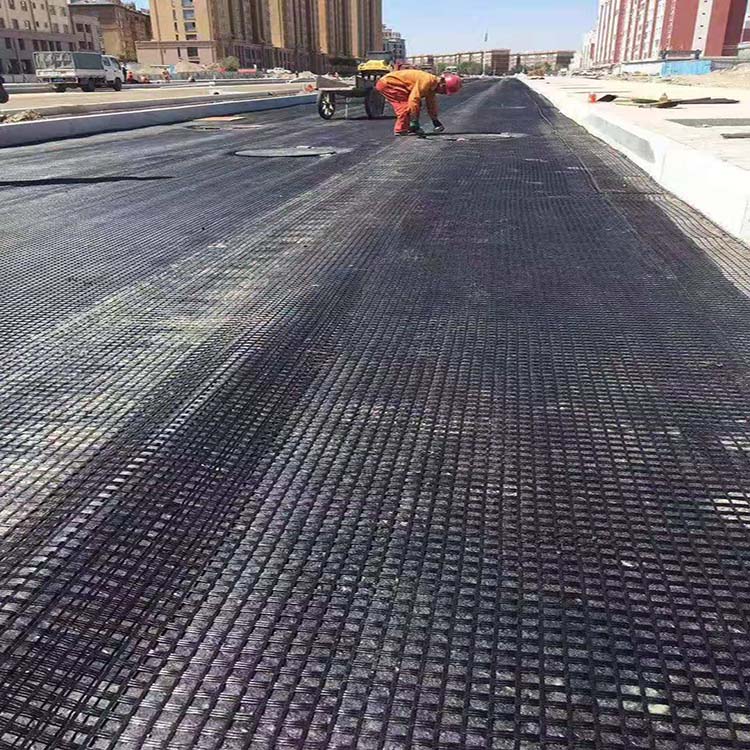 自粘式玻纤格栅施工,玻纤格栅在哪一步施工