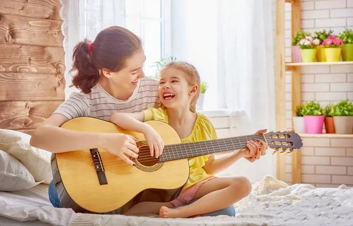上海小男孩展示绝对音准,上海小男孩演唱上海滩