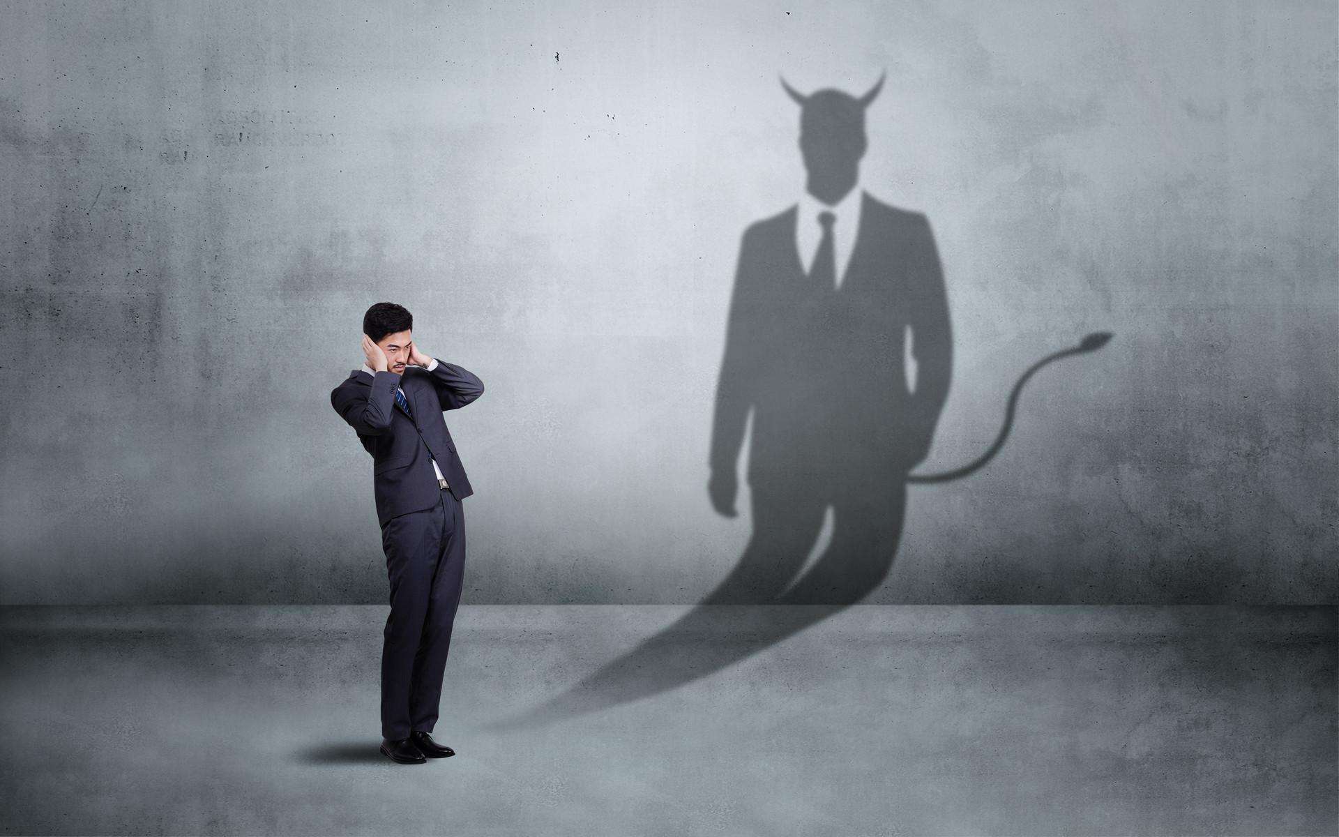 见领导紧张领导会讨厌吗,如果职场遇到强势领导怎么办