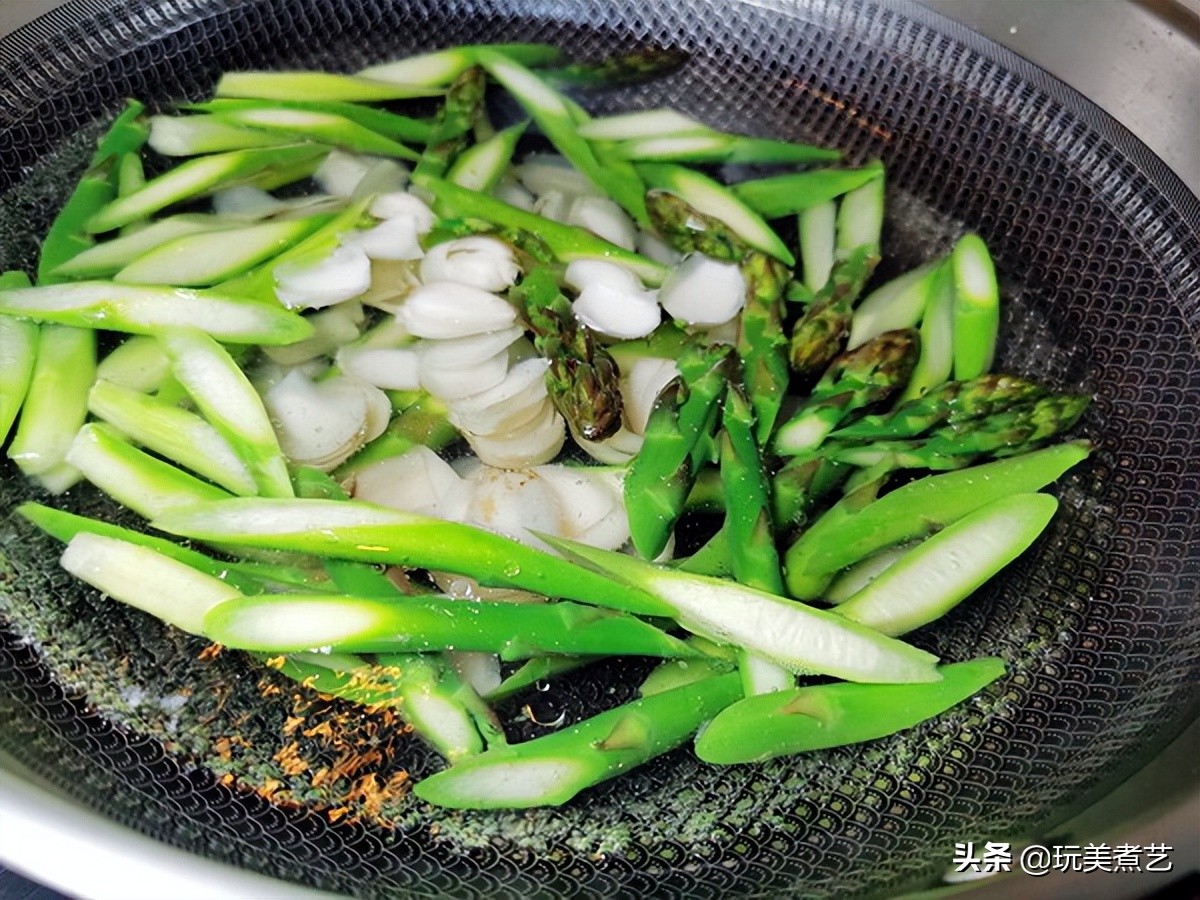 白灼芦笋酱汁怎么调,白灼芦笋怎么做好吃又简单