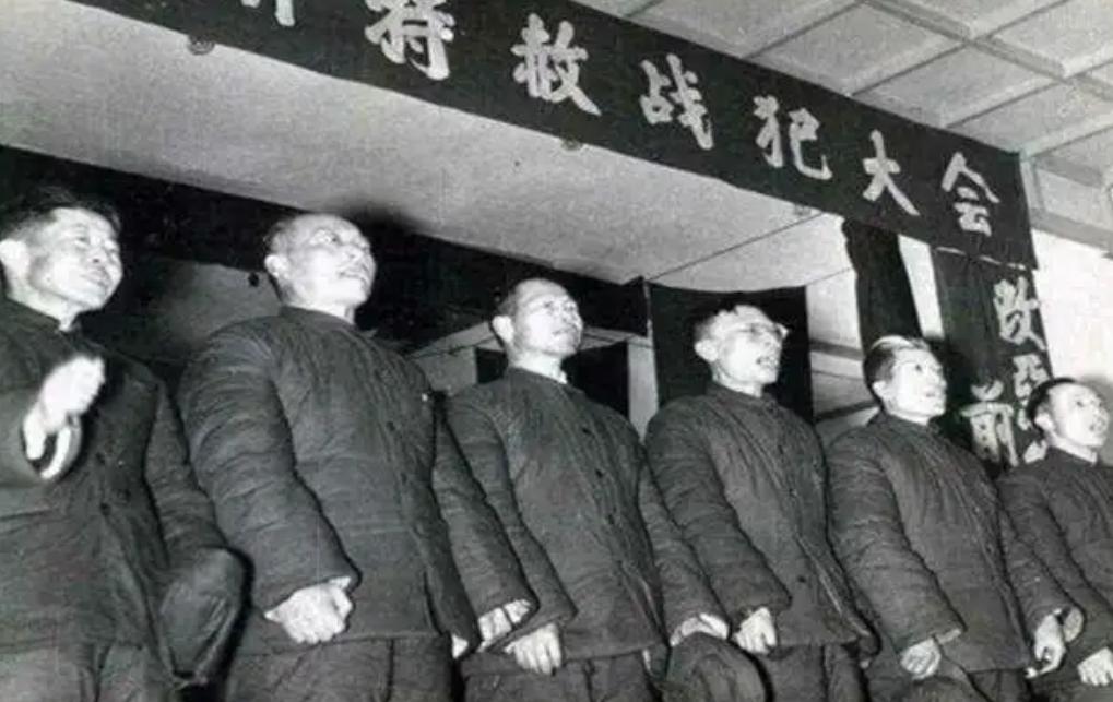 溥仪被杜聿明邀请进古宫,杜聿明和溥仪参观故宫