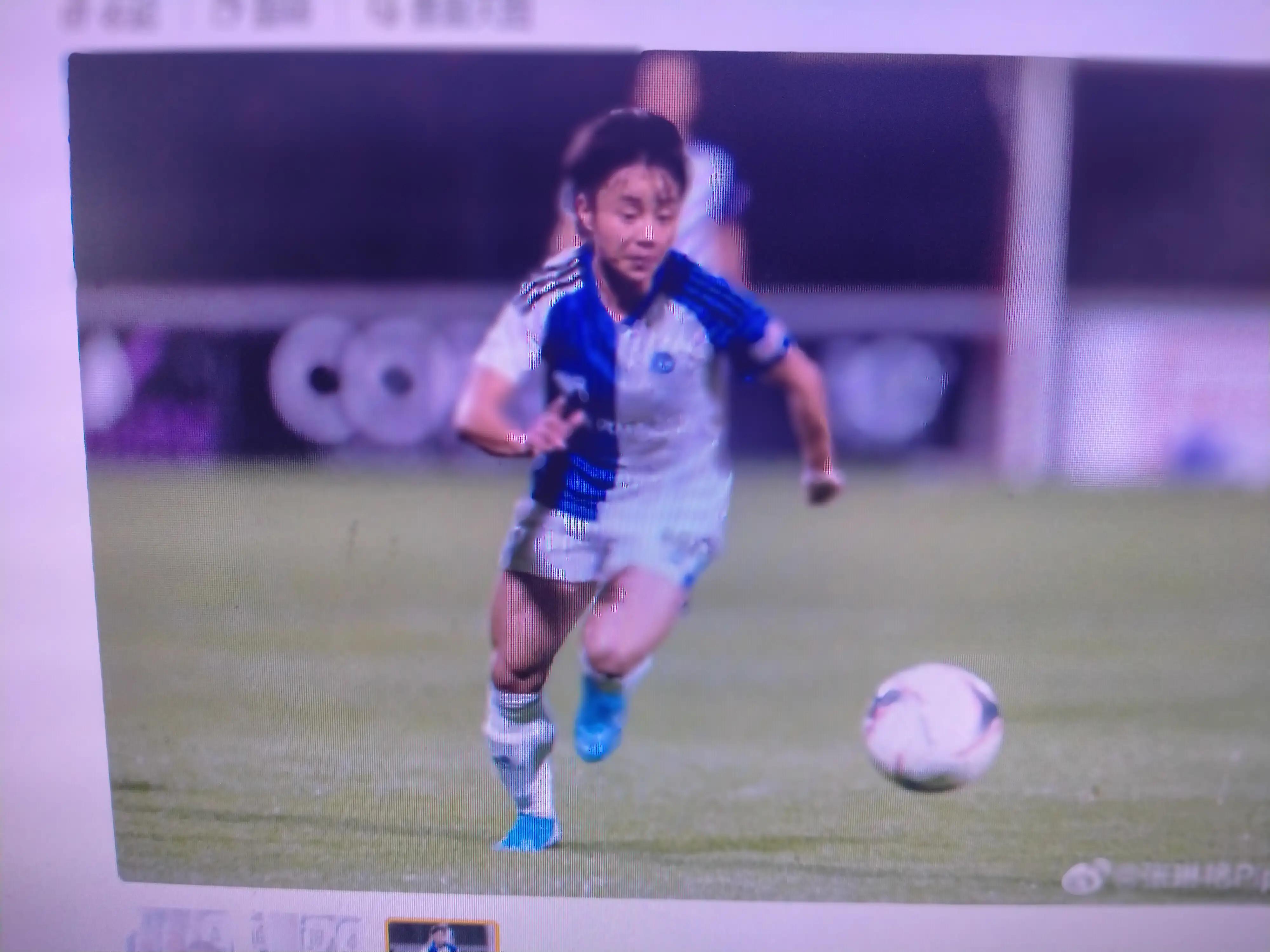 中国女足张琳艳恒大足校过人,中国女足张琳艳头球慢放