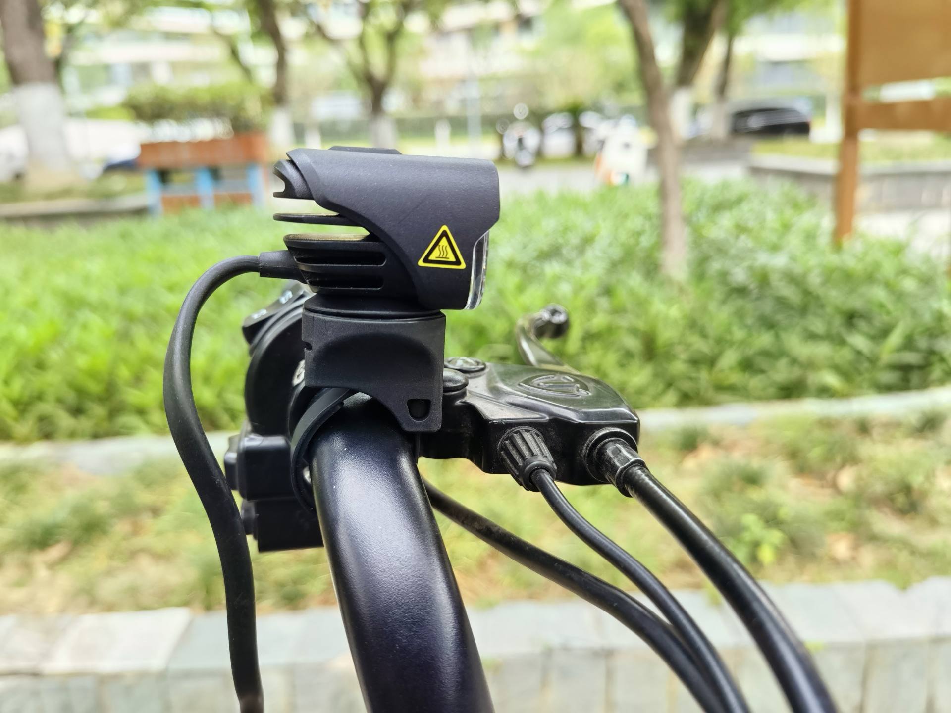 3000流明自行车夜骑灯,迈极炫rn3000与mj902s