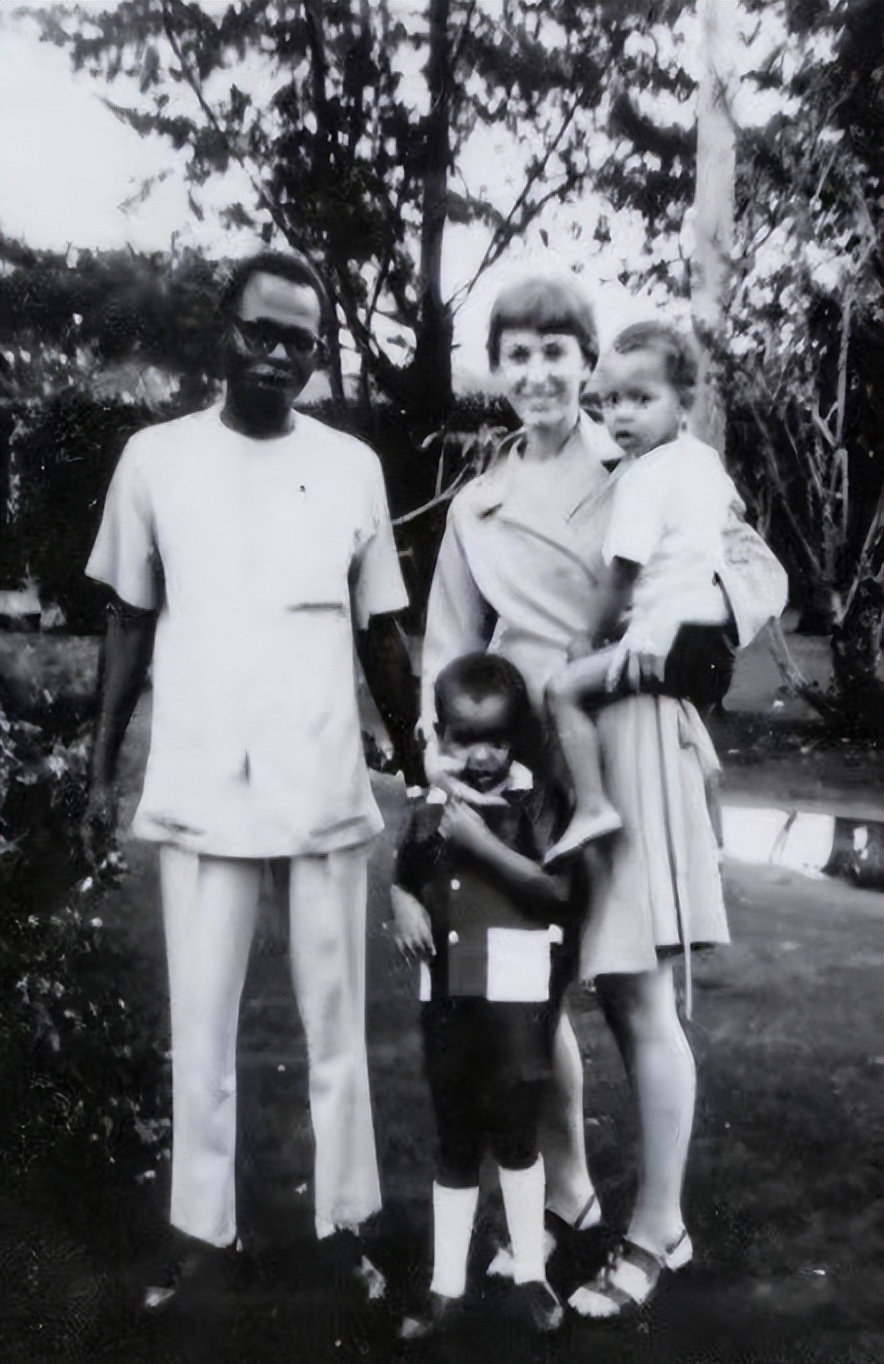 奥巴马爸爸有几个孩子,奥巴马父亲才华横溢