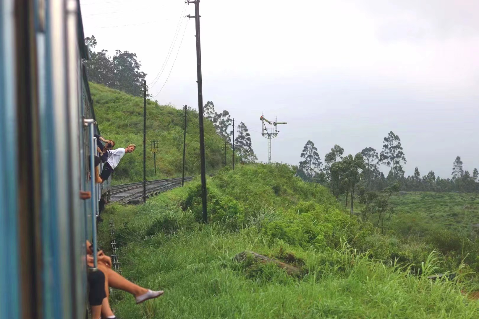 斯里兰卡进紧急状态怎么了,斯里兰卡怎么了