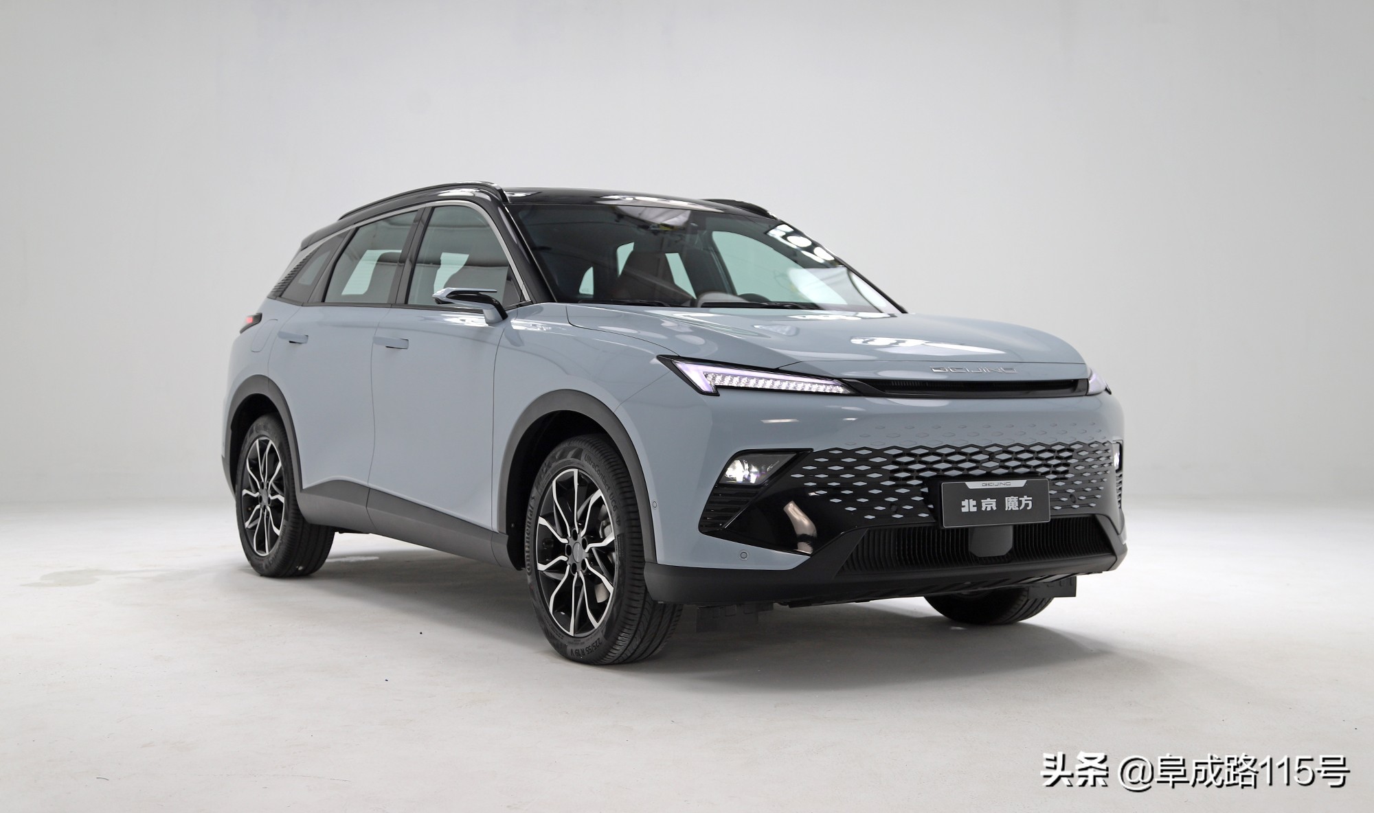 电子后视镜、鸿蒙OS车机这台叫魔方的北京特产有秘密