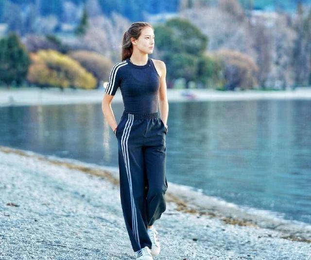 能够入选中国体育十大人物，又能和易烊千玺一起拍片，她是谁？