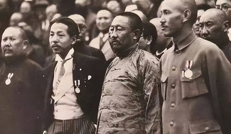 1975年蒋介石临终前,对蒋经国说出不放张学良的原因,张泪如雨下