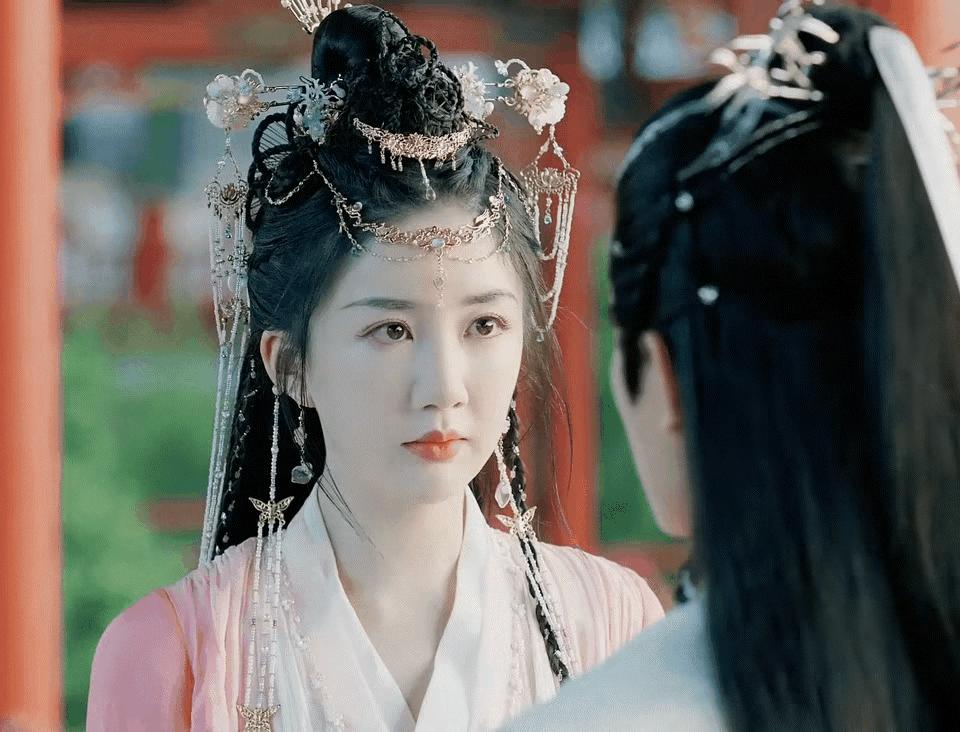 古装剧好评排行榜前十名,最近热播的三部古装剧你追了几部