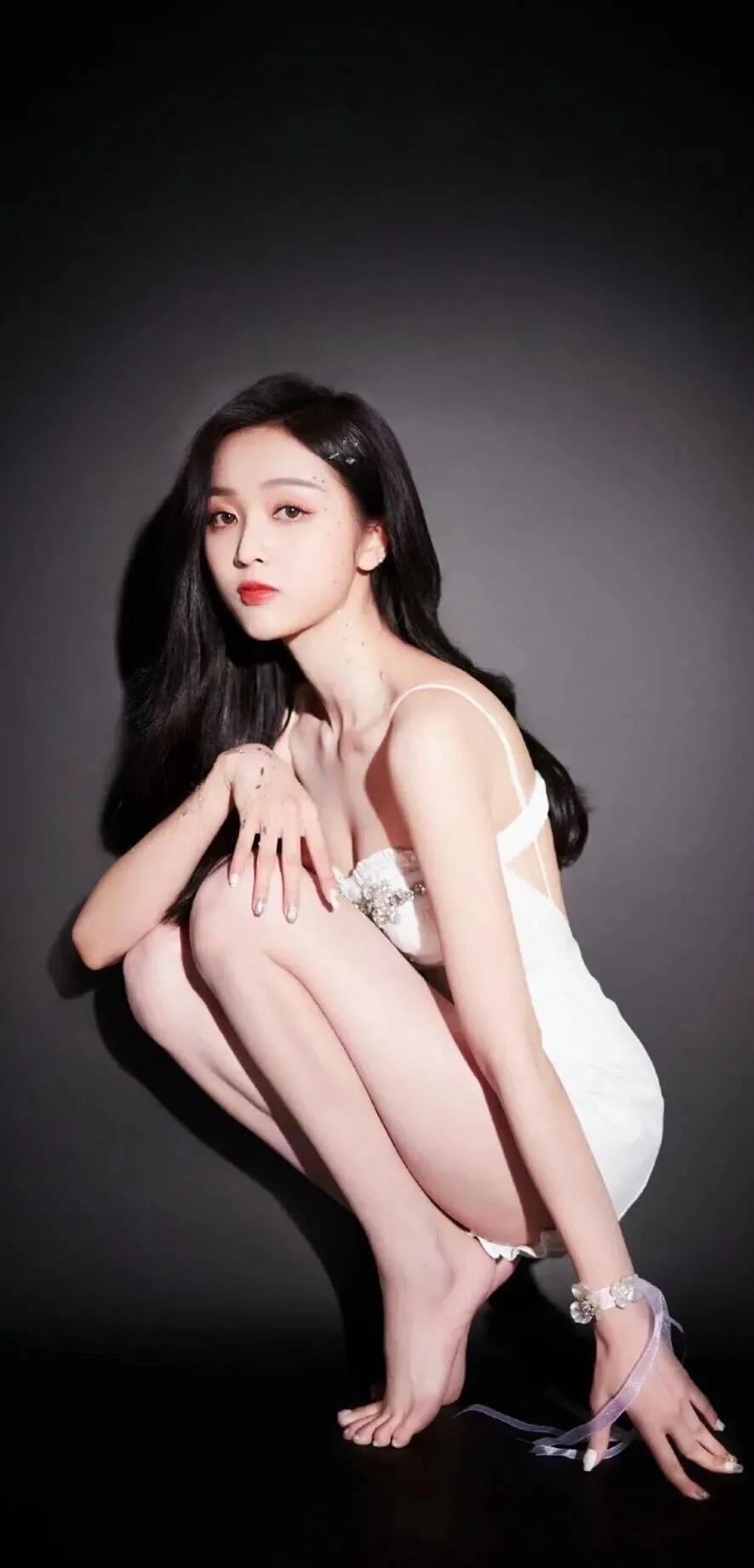 演4部剧，收入上亿元，日收入30万以上，娱乐圈的豪，无人可知