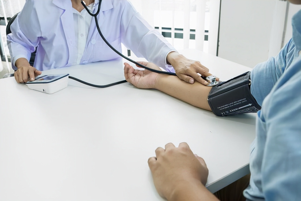 血压高到多少才会发生脑出血,血压升到多少脑出血