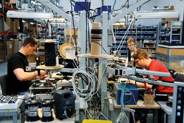 德国真力音响 (芬兰genelec音箱)