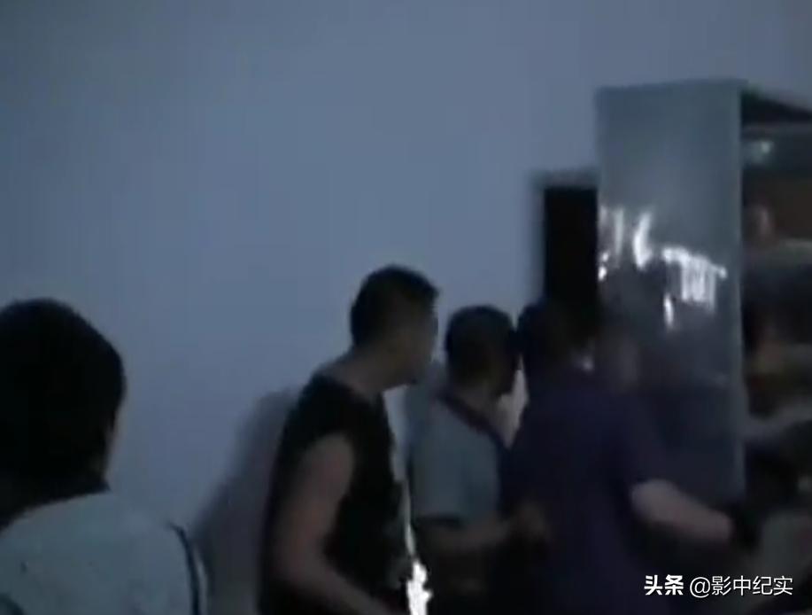 2011年，17岁少女被囚禁地牢惨遭非人折磨158天，罪犯：她自愿的