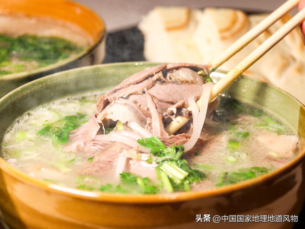 三伏天吃羊肉是种怎么样的体验,三伏天吃羊肉让你大汗淋漓