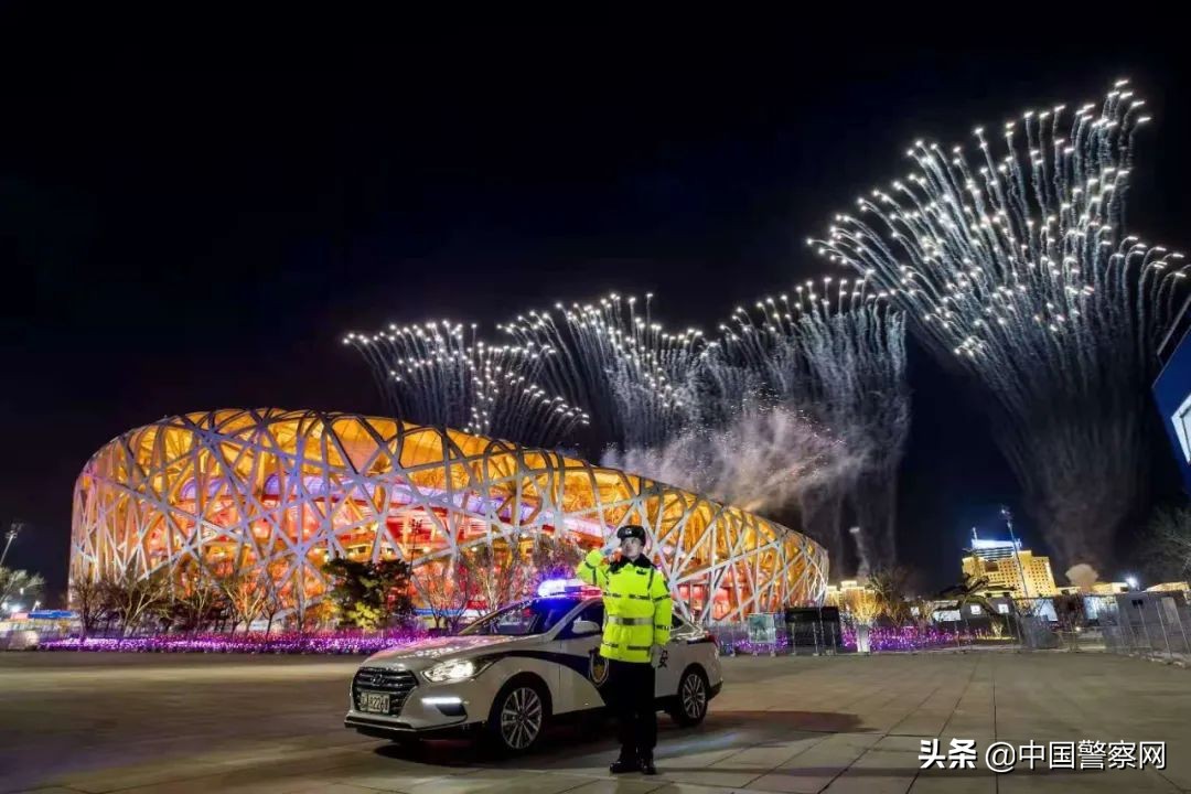 是警察奶奶！把孩子们带上了冬奥开闭幕式舞台