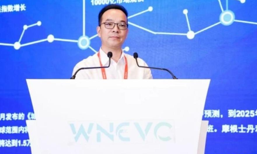 湖南农民试飞1564次成功上天，今成立公司，研发民用“飞天摩托”