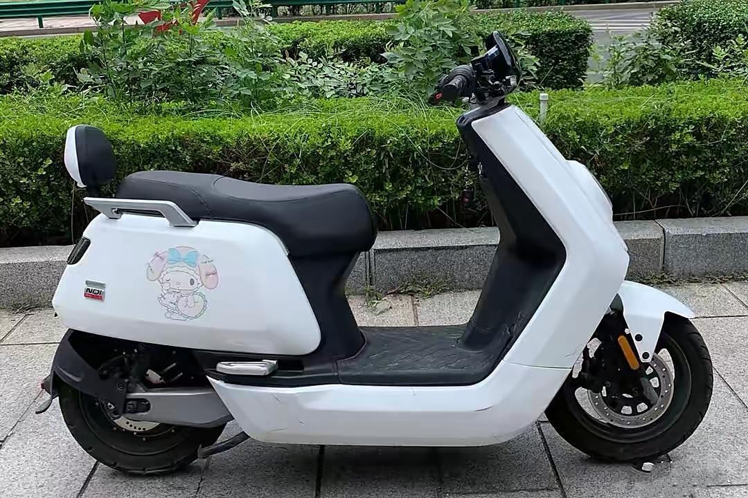 新换的电动车电瓶起步掉电，旧电瓶反而不掉，Q师傅说出其中内幕