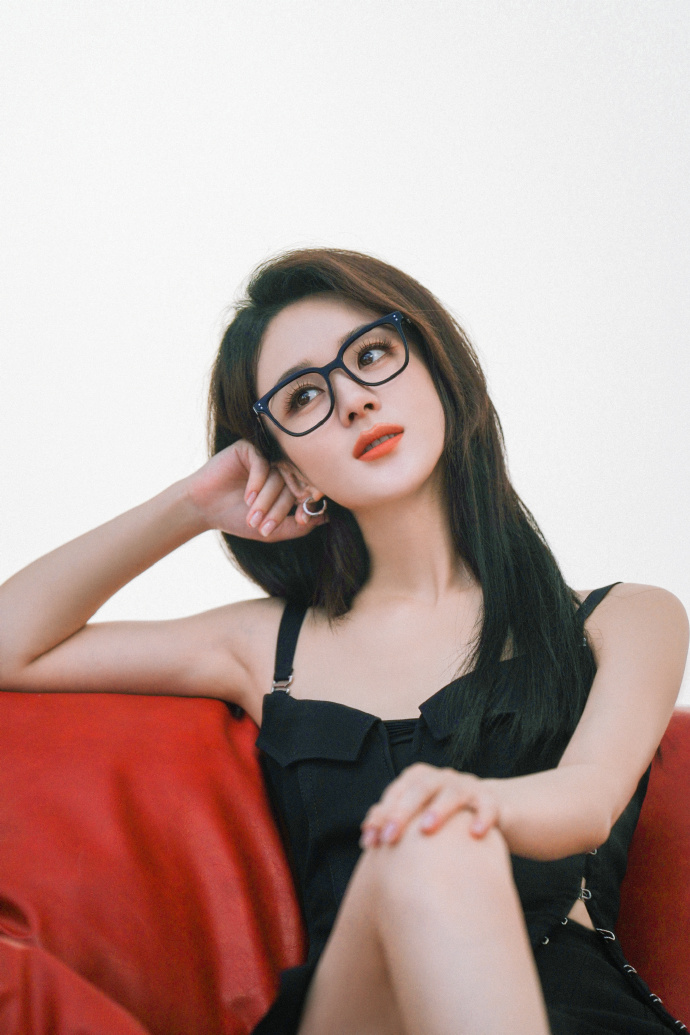 赵丽颖酷拽造型,赵丽颖酷酷短发