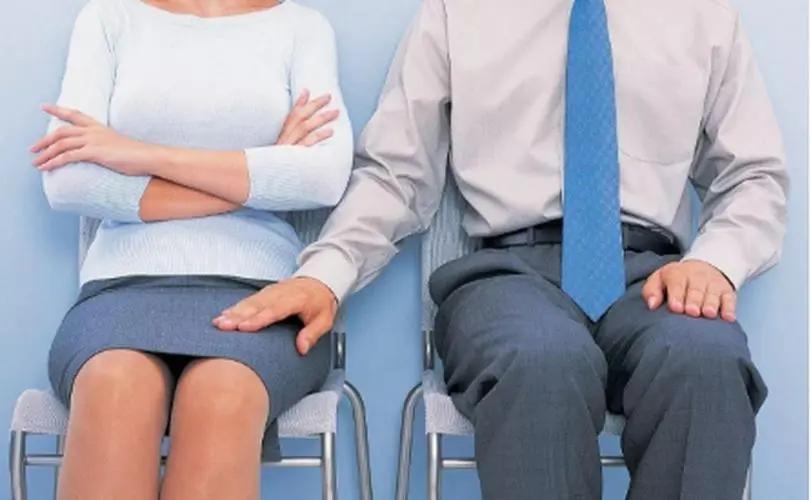 酒桌上喝酒的女人是职场小白吗,酒桌日常工作