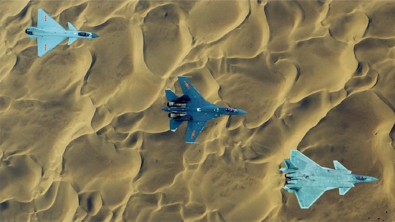 解放军有和f16战机抗衡的吗,f16能打歼20吗