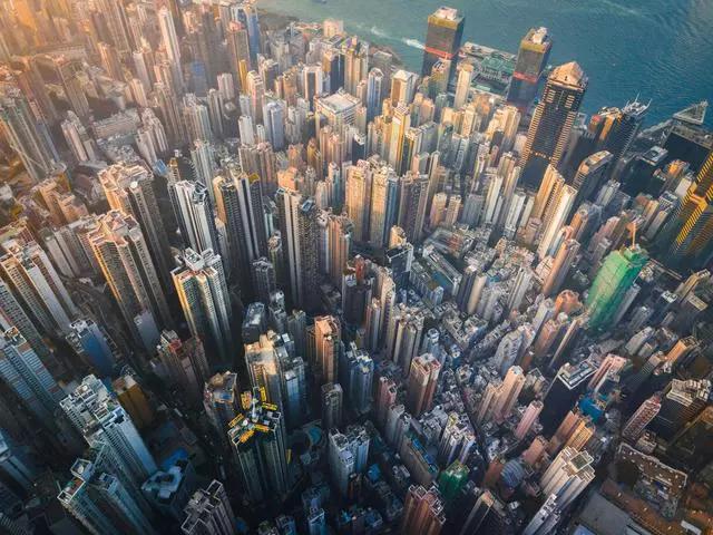 为什么香港回归前很繁华,香港曾经的繁华如今何去何从