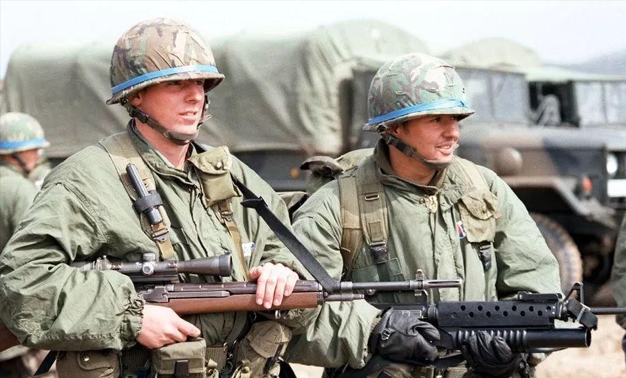 现实中的mk14ebr增强型射手步枪,mk14ebr和dmr