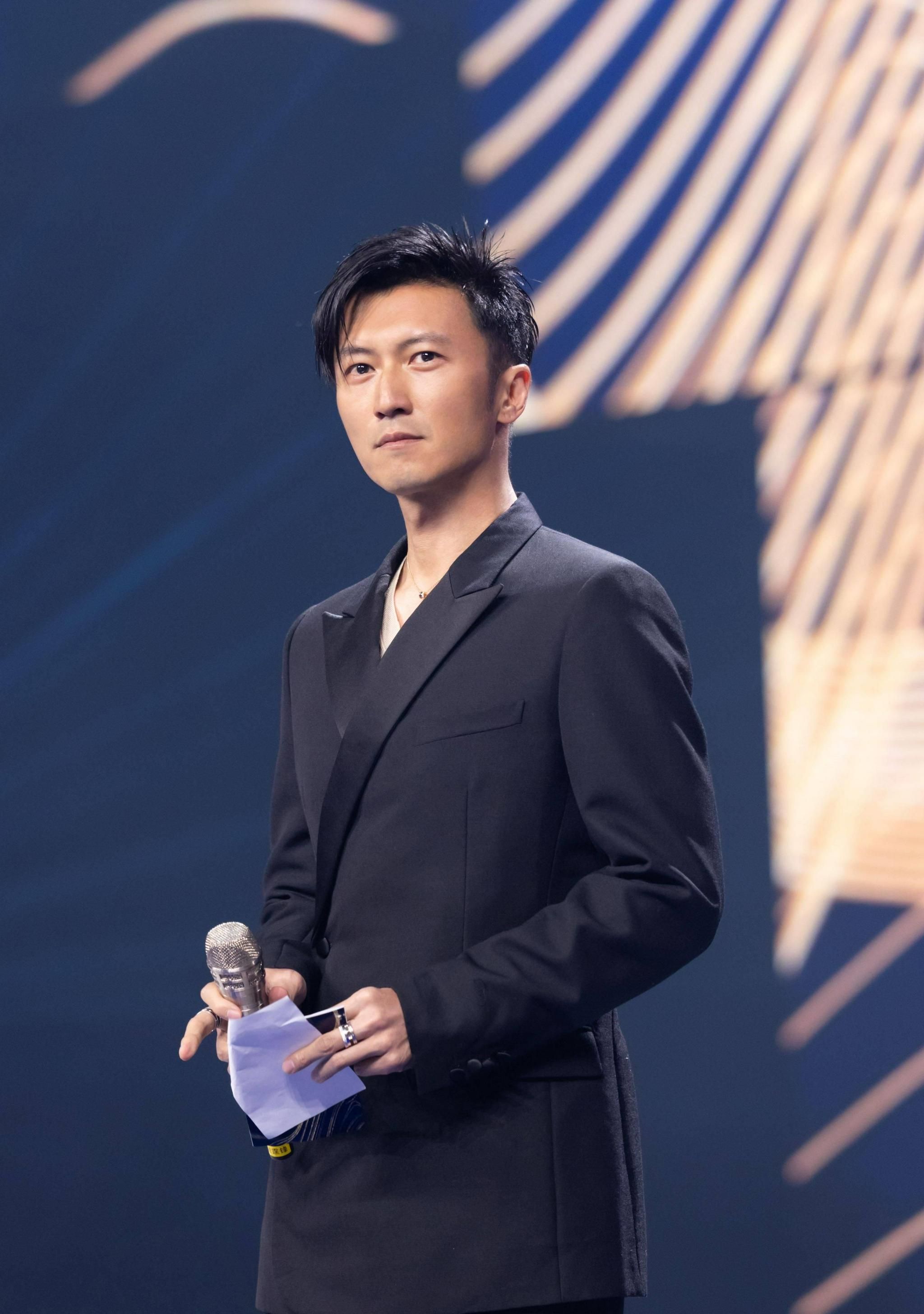 李连杰三大动作巨星,李连杰在事业上的成功